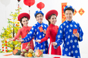 Ngày Tết nên tặng gì cho bố mẹ? 20 Món quà ý nghĩa, đáng nhớ